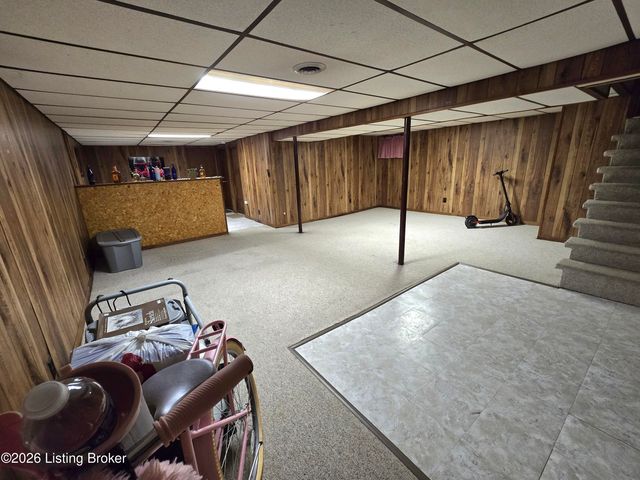 6811 Copra Ln, Louisville, KY 40219