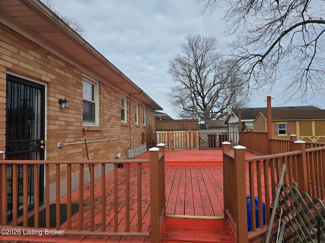 6811 Copra Ln, Louisville, KY 40219