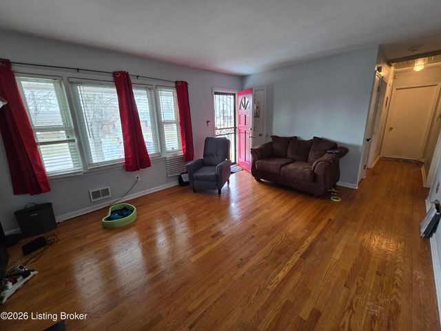 6811 Copra Ln, Louisville, KY 40219