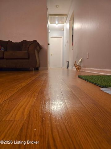 6811 Copra Ln, Louisville, KY 40219