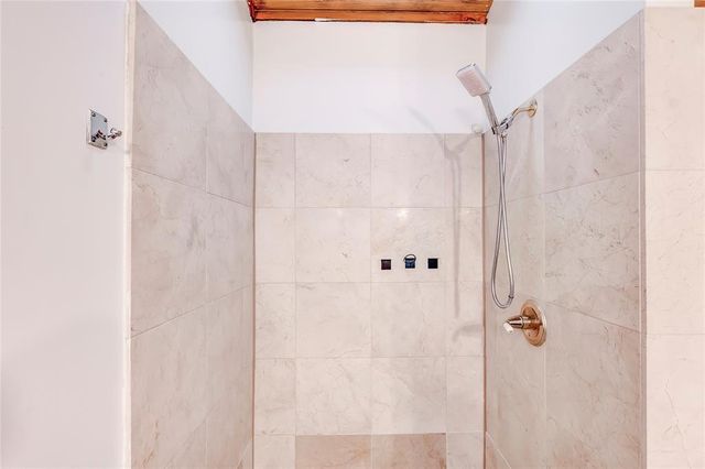 208 Westhaven DR, West Lake Hills, TX 78746