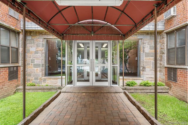 555 Bronx River Road 3P, Yonkers, NY 10704