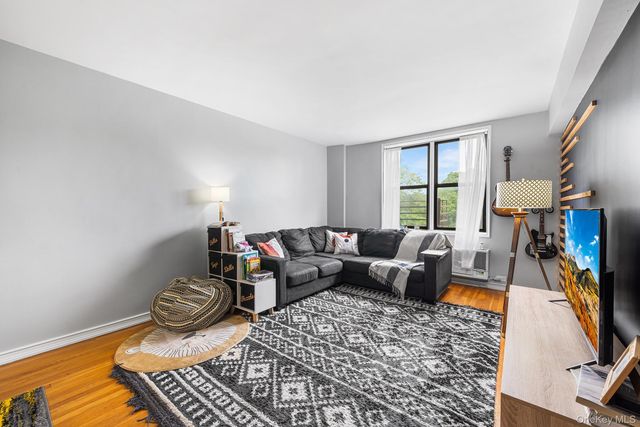 555 Bronx River Road 3P, Yonkers, NY 10704