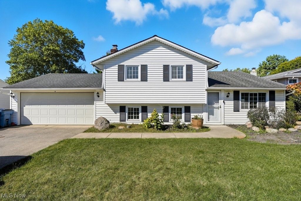 6600 Nicoll Drive, North Ridgeville, OH 44039