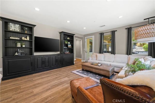 8 Alienta Lane, Rancho Mission Viejo, CA 92694