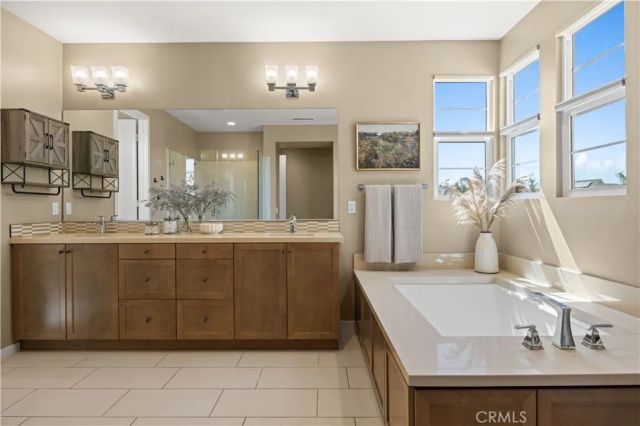 8 Alienta Lane, Rancho Mission Viejo, CA 92694