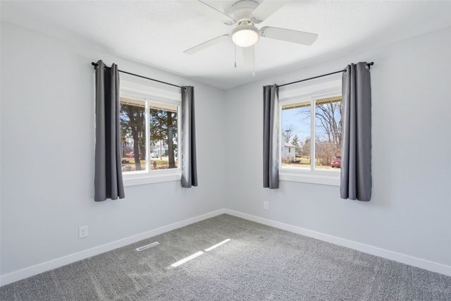 1306 E 6th Street S, Newton, IA 50208