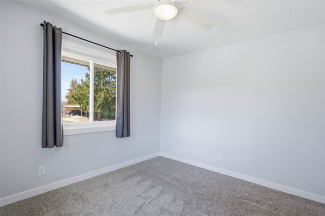 1306 E 6th Street S, Newton, IA 50208