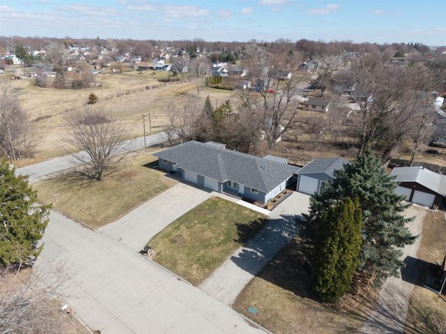 1306 E 6th Street S, Newton, IA 50208