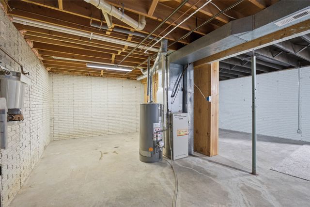 1306 E 6th Street S, Newton, IA 50208