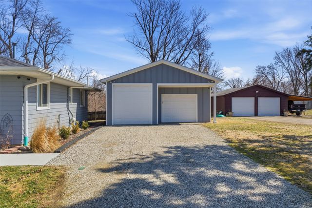 1306 E 6th Street S, Newton, IA 50208
