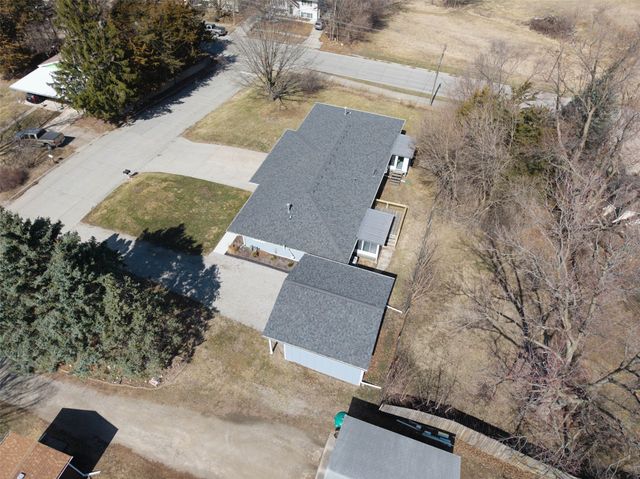 1306 E 6th Street S, Newton, IA 50208