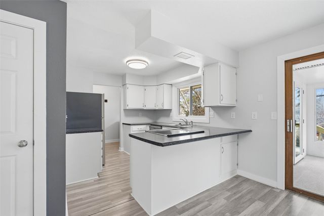 1306 E 6th Street S, Newton, IA 50208