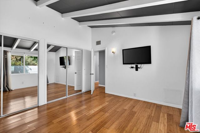 6292 Lubao Avenue, Woodland Hills, CA 91367