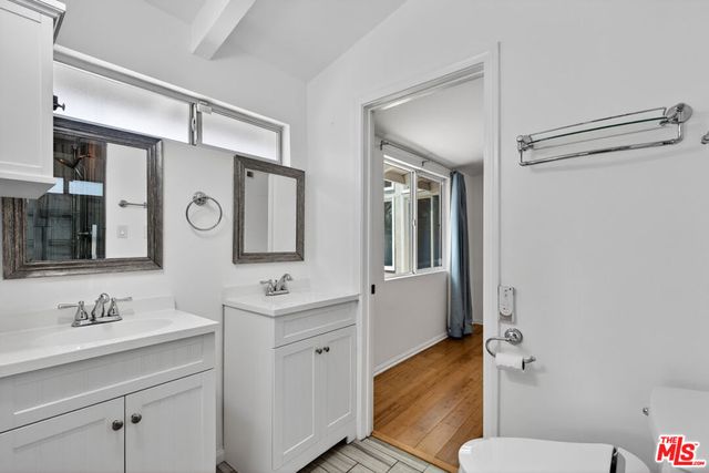 6292 Lubao Avenue, Woodland Hills, CA 91367