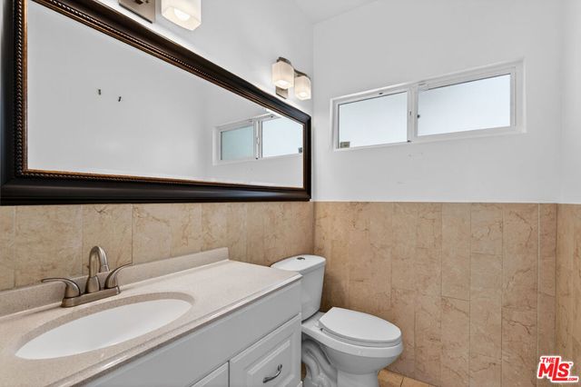 6292 Lubao Avenue, Woodland Hills, CA 91367