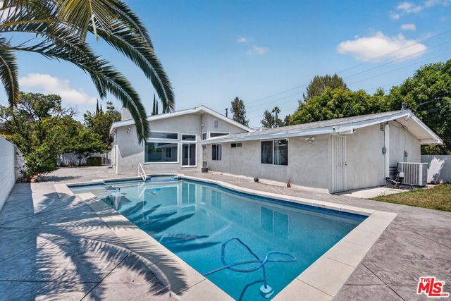 6292 Lubao Avenue, Woodland Hills, CA 91367