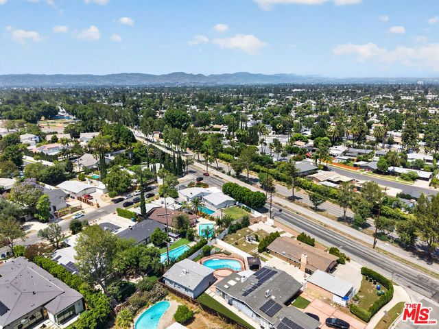 6292 Lubao Avenue, Woodland Hills, CA 91367