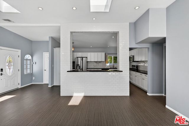 6292 Lubao Avenue, Woodland Hills, CA 91367