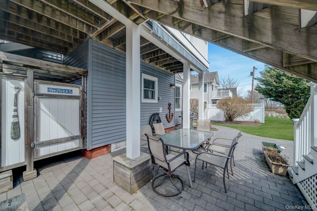 407 Wiggins Street, Greenport, NY 11944