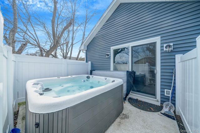 407 Wiggins Street, Greenport, NY 11944