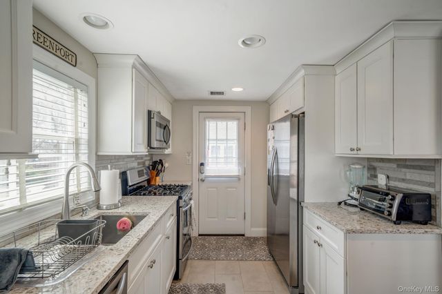 407 Wiggins Street, Greenport, NY 11944
