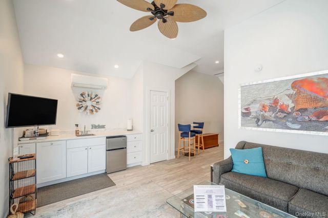 407 Wiggins Street, Greenport, NY 11944