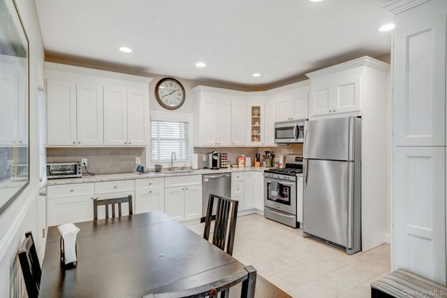 407 Wiggins Street, Greenport, NY 11944