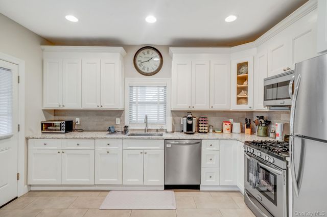 407 Wiggins Street, Greenport, NY 11944