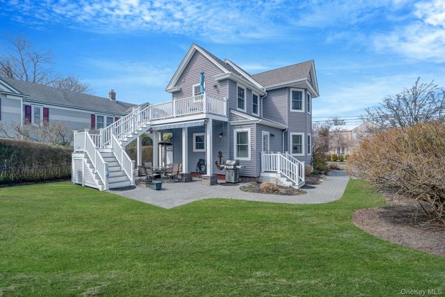 407 Wiggins Street, Greenport, NY 11944