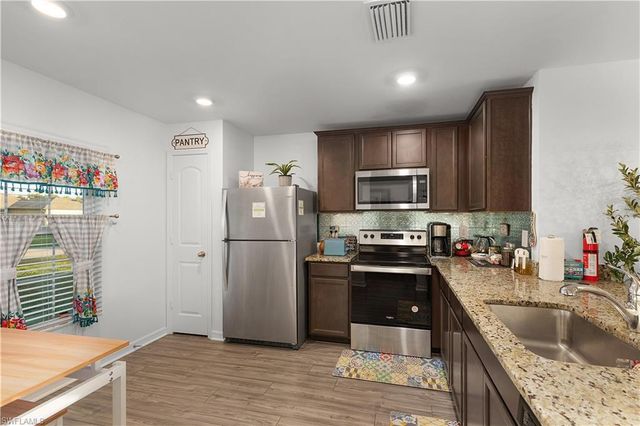 836 Youngreen DR, Fort Myers, FL 33913