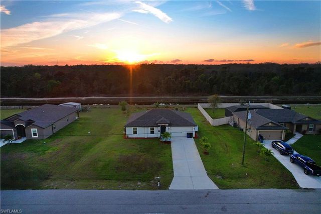 836 Youngreen DR, Fort Myers, FL 33913