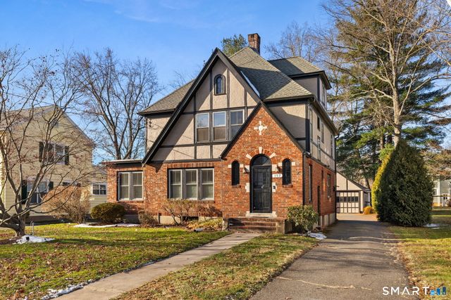 157 Four Mile Road, West Hartford, CT 06107