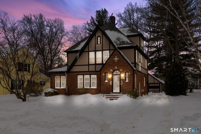 157 Four Mile Road, West Hartford, CT 06107