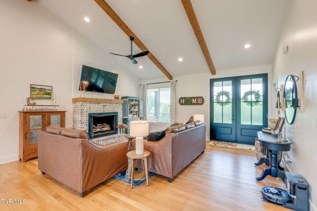 719 Fall Creek Road, Blountville, TN 37617
