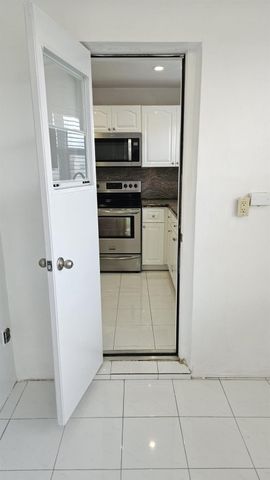 4042 NW 19th Street F411, Fort Lauderdale, FL 33313