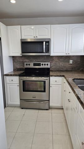 4042 NW 19th Street F411, Fort Lauderdale, FL 33313