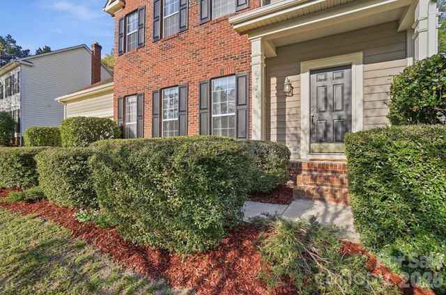 8721 Woodcock Lane, Charlotte, NC 28216