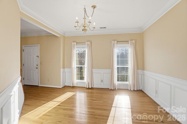 8721 Woodcock Lane, Charlotte, NC 28216