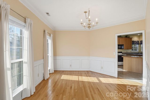 8721 Woodcock Lane, Charlotte, NC 28216