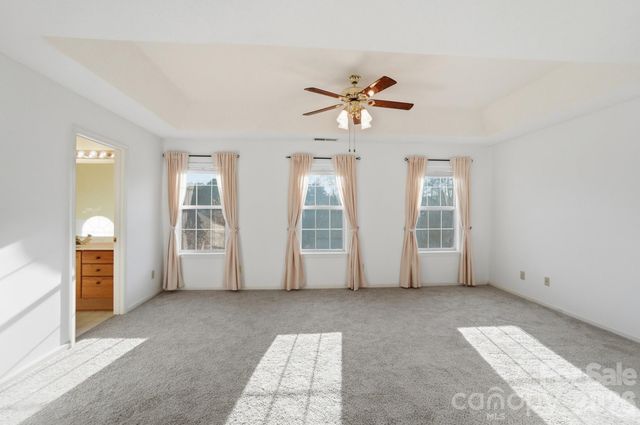 8721 Woodcock Lane, Charlotte, NC 28216