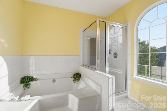 8721 Woodcock Lane, Charlotte, NC 28216