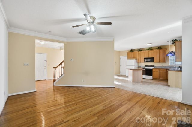 8721 Woodcock Lane, Charlotte, NC 28216