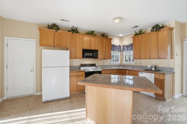 8721 Woodcock Lane, Charlotte, NC 28216