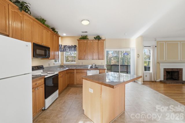 8721 Woodcock Lane, Charlotte, NC 28216