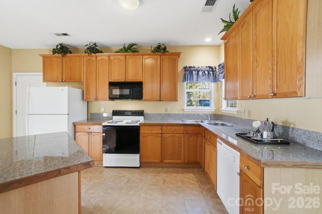 8721 Woodcock Lane, Charlotte, NC 28216