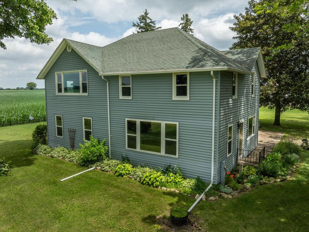 N7404 County Road G, Beaver Dam, WI 53916