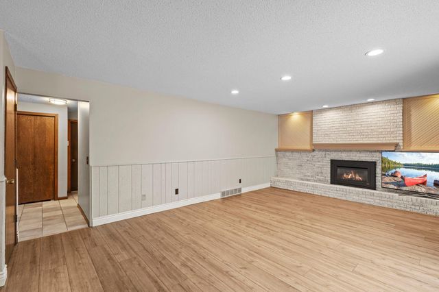 11711 Evergreen Circle NW, Coon Rapids, MN 55448