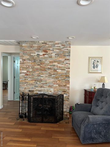 615 W Walnut Street, Long Beach, NY 11561