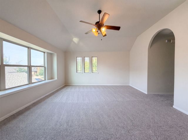830 Graham Drive, Burleson, TX 76028
